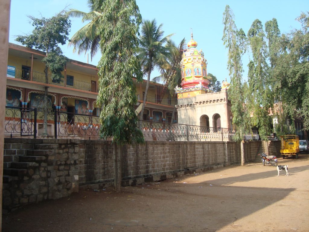Shree Sadguru Siddalingeshwara Kamari Matha