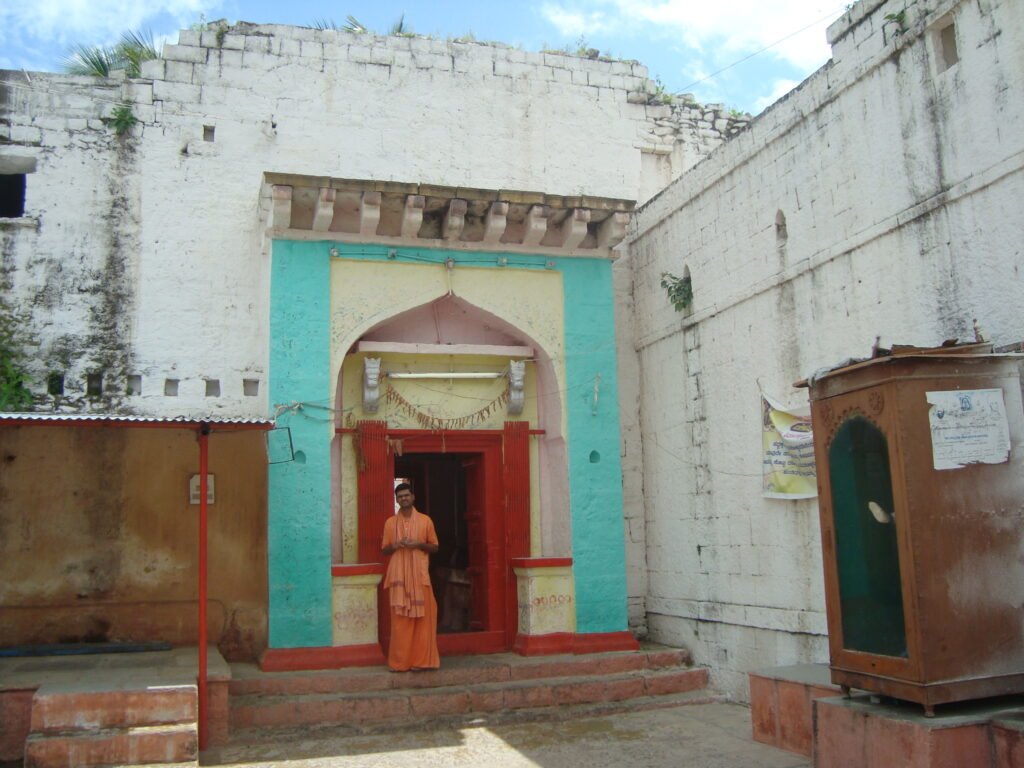 Shree Shivalingeshwara Samsthana Matha – Hiresavalagi