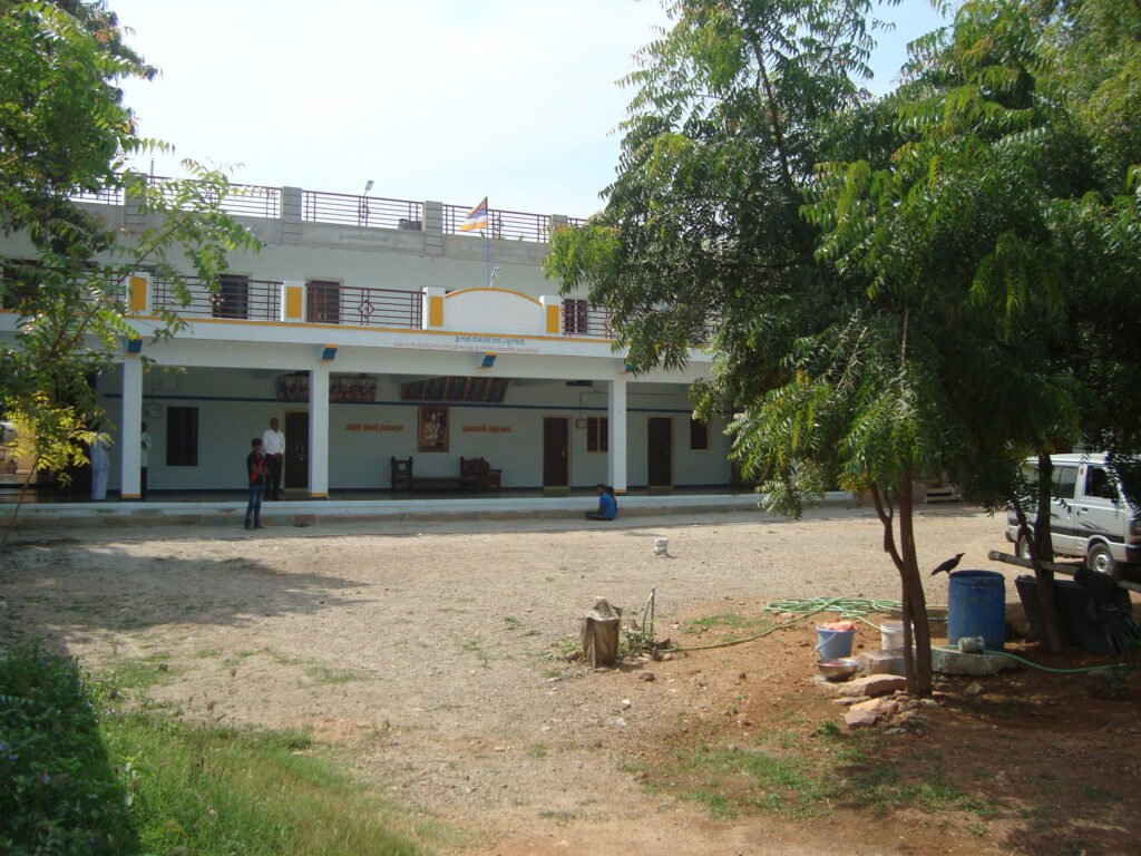 Shree Hampi Savira Devaru Mahantara Samsthana Gurumatha