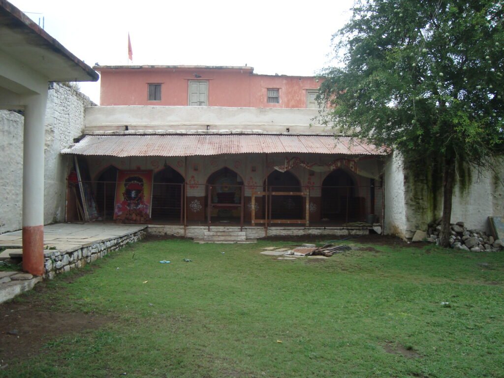 Shree Mahanteshwara Virakta Matha – Narona