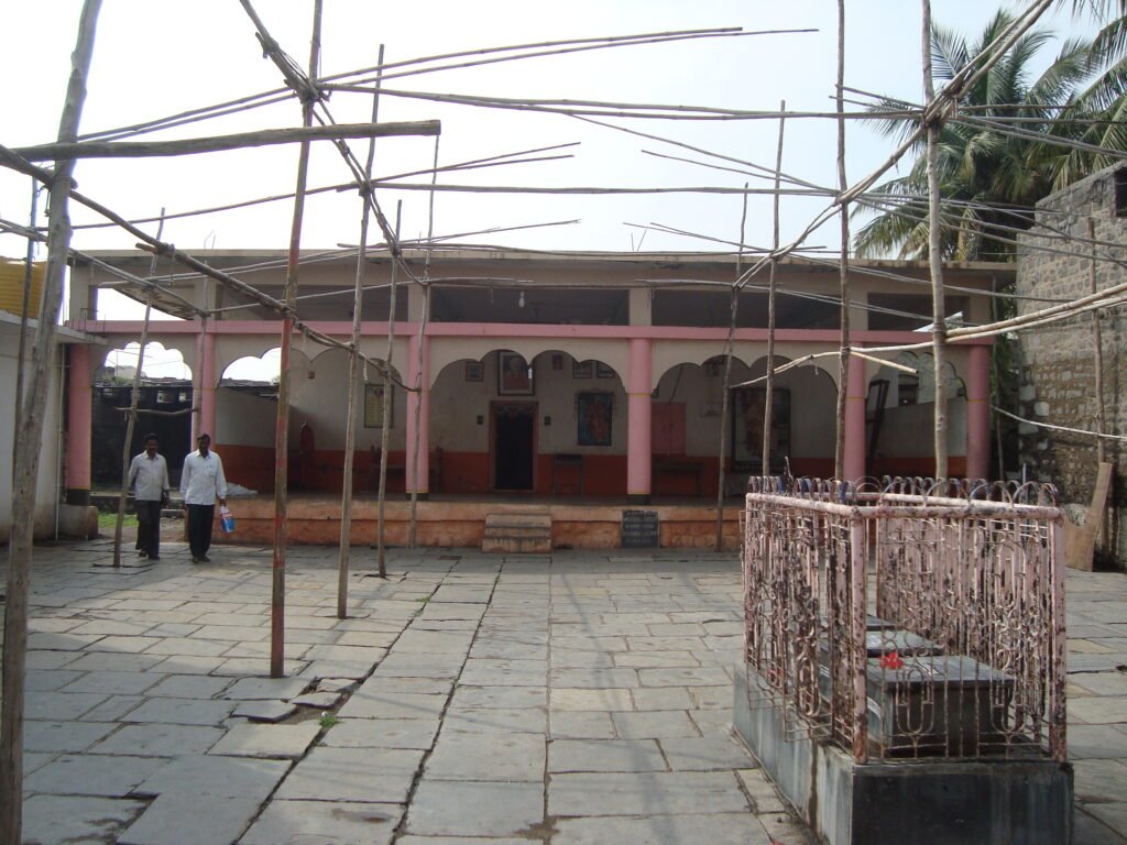 Shree Shantaveereshwara Hirematha, Sindgi