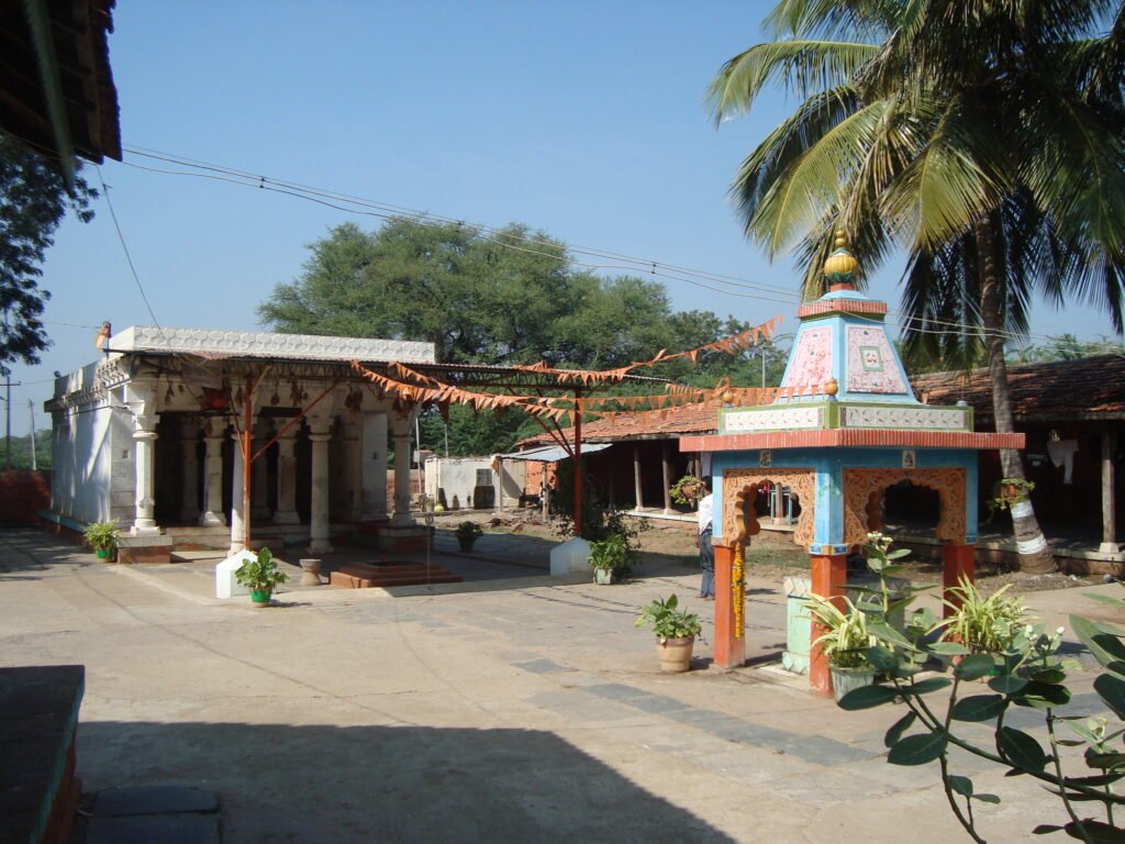 Shree Charamurteshwara Mahamatha – Mamadapura