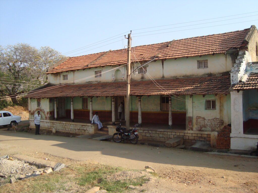 Shree Sarpabhushana Shivayogigala Matha