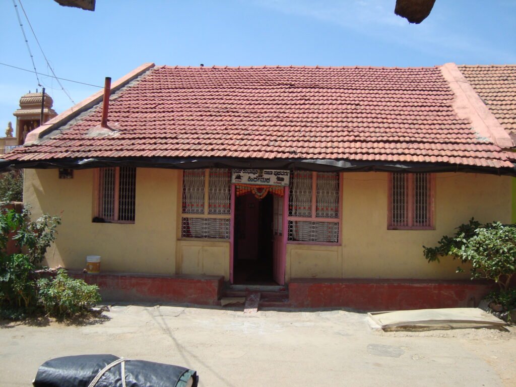 Shrimad Rambhapuri Shakha Puravarga Hirematha